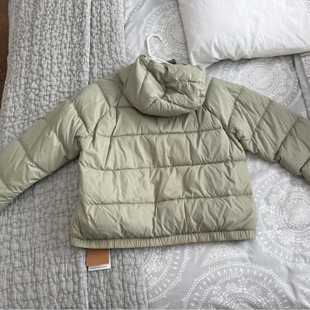 The North Face Tea Green Down Jacket - Picture 2 of 3